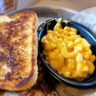 Carolina pulled pork sandwich