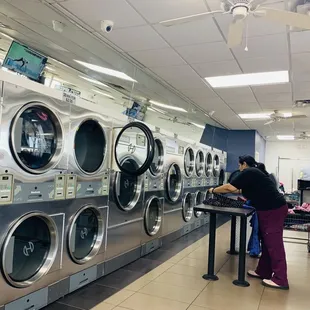 The folding tables are so helpful for folding clean laundry :) !