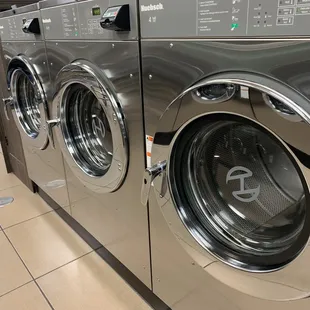 Washers vary in size and are kept clean on both their exterior and interior.