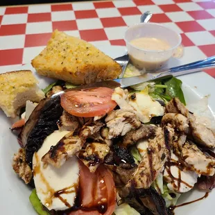 Grilled Chicken Portobello Salad