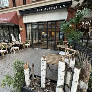 the outside of a coffee shop