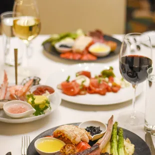 Enjoy a Surf &amp; Turf dinner for two this 2018 Valentine&apos;s Day