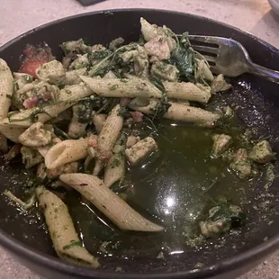 Pesto Penne Pasta with chicken and bacon