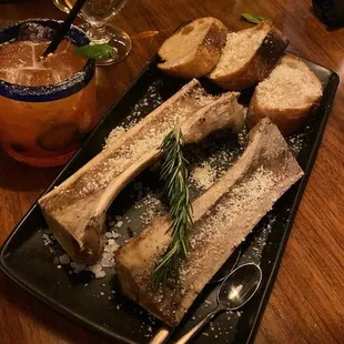 Tuetanos (bone marrow) as an appetizer