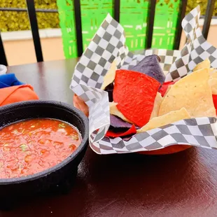 Salsa &amp; chips