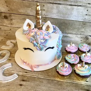 Unicorn cake/cupcake combo !