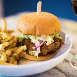 food, chicken wings and fried chicken, bbq wings, poultry, fried chicken wings, chicken, fried chicken, bbq chicken, chicken wings