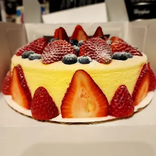 Cheesecake with berries