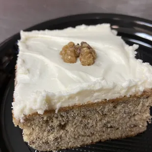 Banana &amp; walnut cake