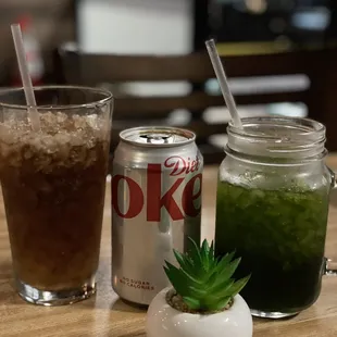 Diet Coke and JASMINE ICE GREEN TEA (IG: @foodieandthegrump)