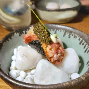 Black diamond Kaluga caviar, bluefin tuna, crème fraîche, seaweed, potato