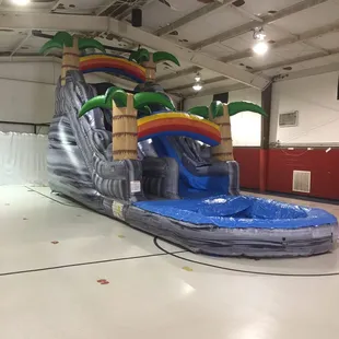 16&apos; tall tropical water slide