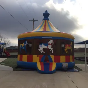 18&apos; round carousel