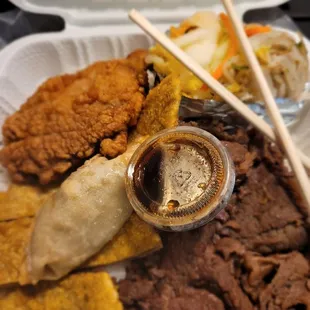 @Soon's Kal-Bi Drive In take-out Dinner 12/18/2022. Ordered my Usual Grindz fr here, Da Bento which has A variety of Food. So stuffed! Lol