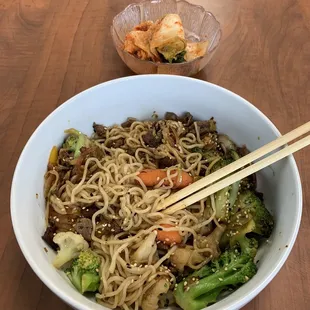 Yaki Soba with Beef.  I recommend this food !