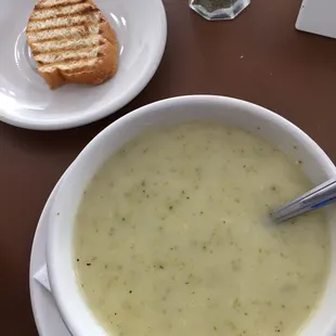 Cheddar broccoli soup