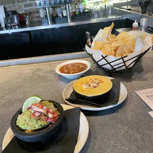 HH guacamole &amp; queso