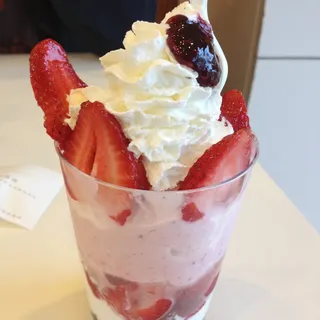 Very berry sundae