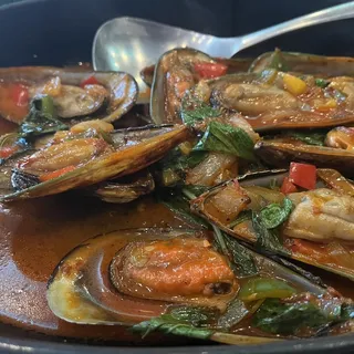 Mussels Curry Sauteed and Spicy Ginger