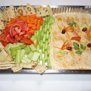 Hummus &amp; Veggies Tray