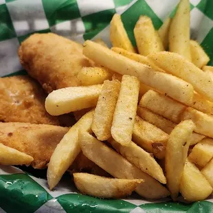 Kids tenders and fries