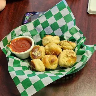 Garlic knots