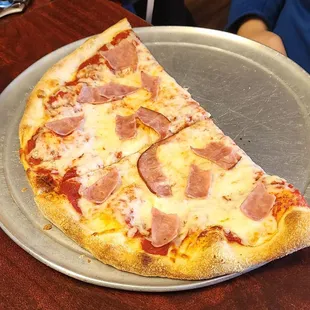 2 sliced of pizza lunch special
