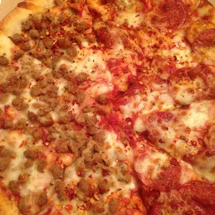 I did not order pizza with red pepper flakes and the owner argued with me and said I lied.