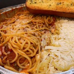 Red &amp; White Spaghetti with Garlic Bread