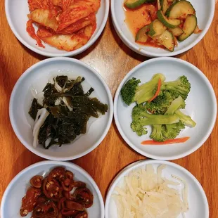 Banchan (6 side dishes)