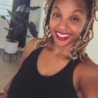 Dee H.