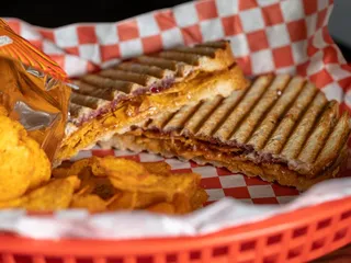 Guy's Deli