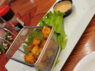 Lord Essex Tavern & Grill