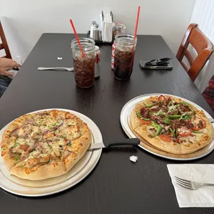 Our two first pizzas for our very first customers!!