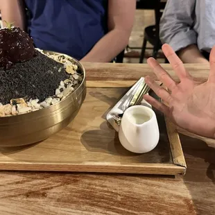 hand for reference for size of bingsoo/bingsu