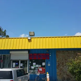 Located on Emerson at corner of Taylor. Left sidenof Smokin Aces Tattoo&amp;Games