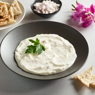 Yogurt with Shallots (Masto Mousir)