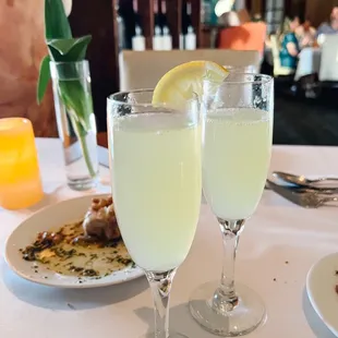 Prosecco Limoncello (so good btw!)