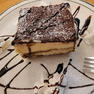 Turamisu:  tasty but more like Ice Cream Sandwich.