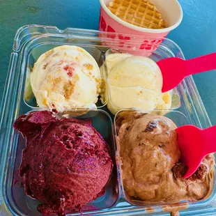 Flight - peach cobbler, hot honey corn bread, blueberry basil, triple chocolate brownie