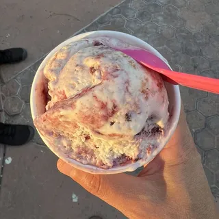 Bumbleberry Cheesecake Crumble Pint