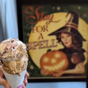 Bumbleberry cheesecake crumble &amp; apple butter streusel split scoop