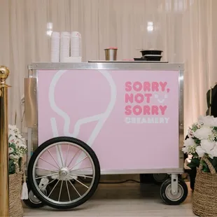 The cuuutest catering cart!