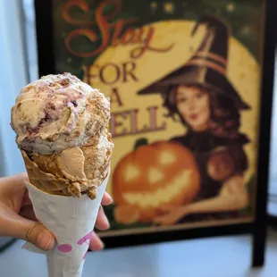 Bumbleberry cheesecake crumble &amp; apple butter streusel split scoop