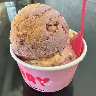 Bumbleberry Cheesecake Crumble Pint