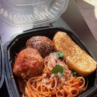 If you want real Spaghetti this is your place. Staff is amazing and food was delivered w/ a smile. Thank you.