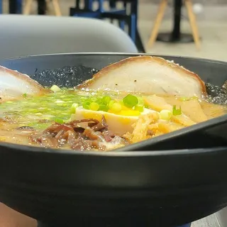 Tonkotsu Black Garlic Ramen