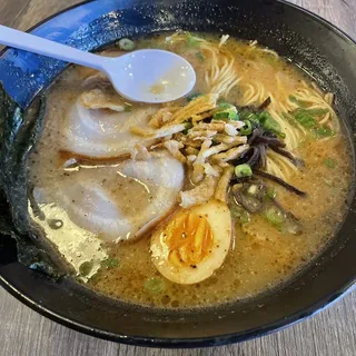 Tonkotsu Black Garlic Ramen