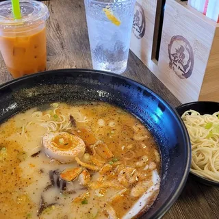 Tonkotsu Black Garlic Ramen