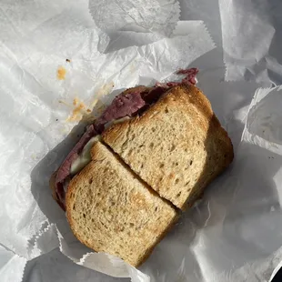 Corned beef with cold slaw and Russian dressing